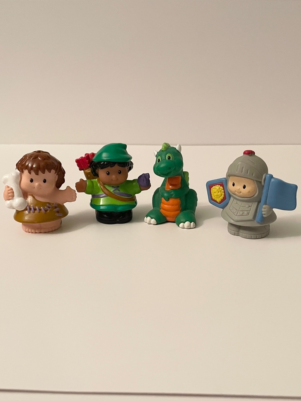 Vintage Fisher Price Little People Castle Dragon Knight Robin Hood & Caveman